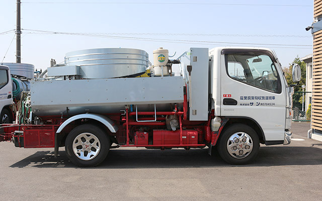 汚泥吸引車(2tバキューム)